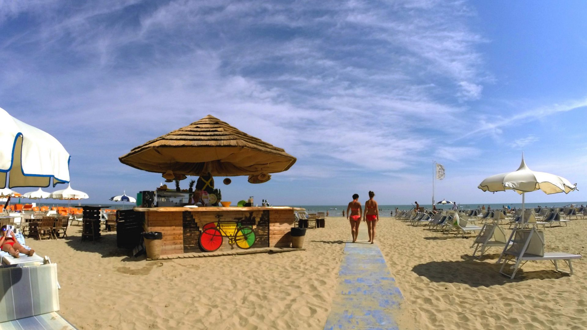 Sur la plage de Rimini pour se faire de nouveaux amis.